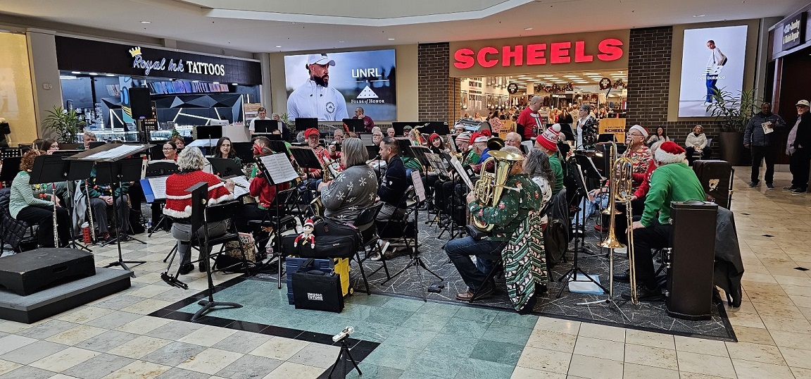 TCB at the 2024 Woodland Hills Mall concert